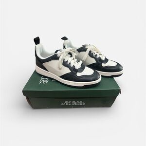 Wild Fable Black & White Sneakers – Size 8.5 – NWT